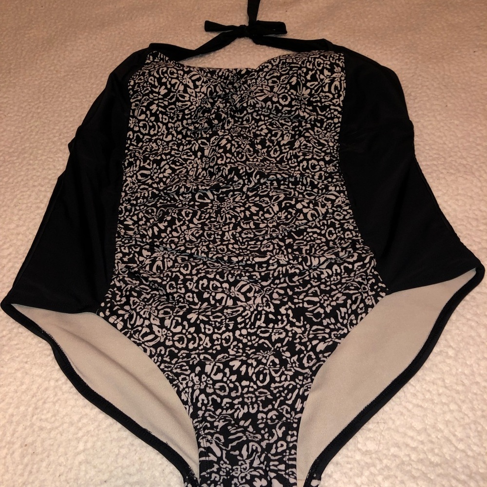 Ava & Viv Black and white One-Piece Swimsuit